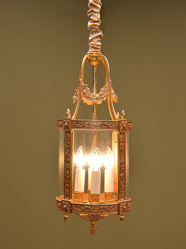 classic chandeliers and wall lamps